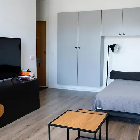 Stylish And Newly Renovated Downtown Апартаменты